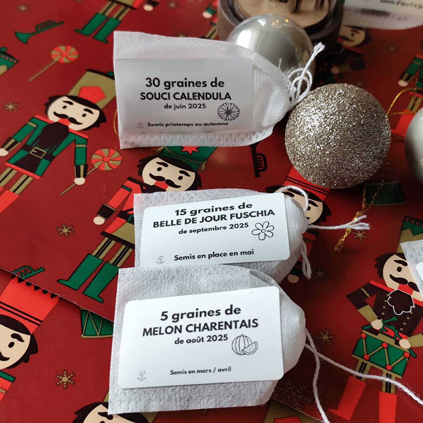 Calendrier de l’avent pour amoureux du jardin 24 variétés de graines de légumes, fleurs et aromatiques à semer.