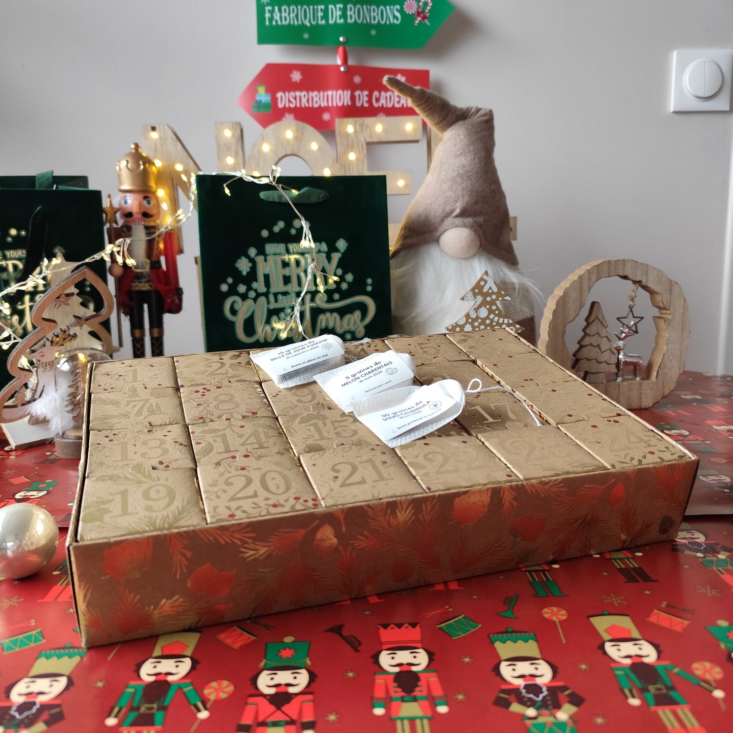 Calendrier de l’avent pour amoureux du jardin 24 variétés de graines de légumes, fleurs et aromatiques à semer.